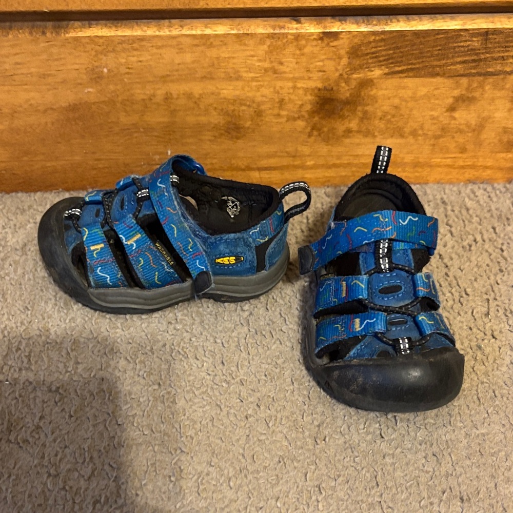 KEEN Kids Blue Multi-Pattern Closed-Toe Sandals
